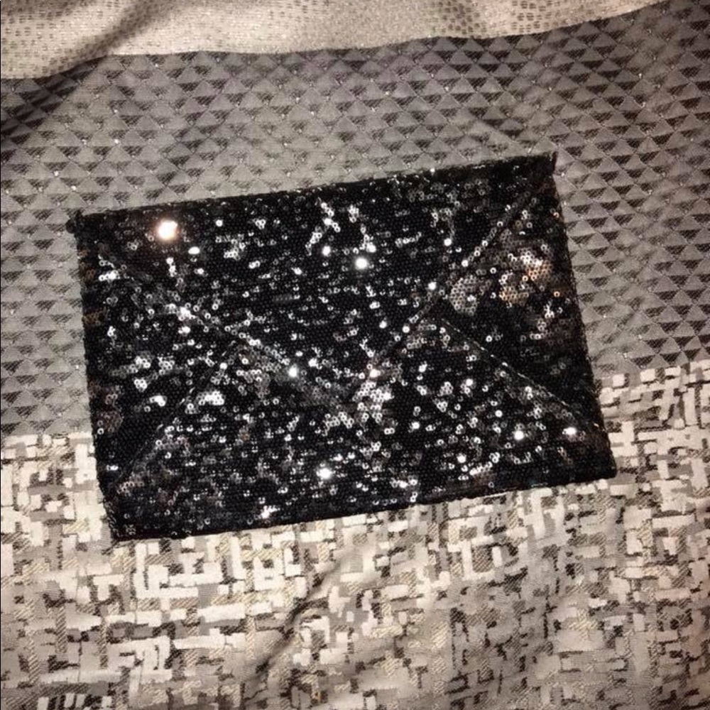 Purses - Picture 3 of 3